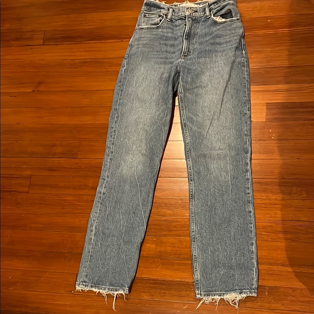 Frayed Abercrombie & fitch jeans. High waisted medium wash
